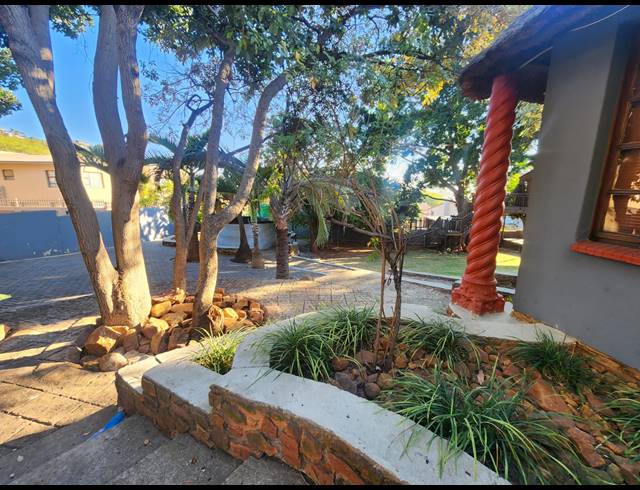 5 BEDROOM TOWNHOUSE FOR SALE IN CASHAN